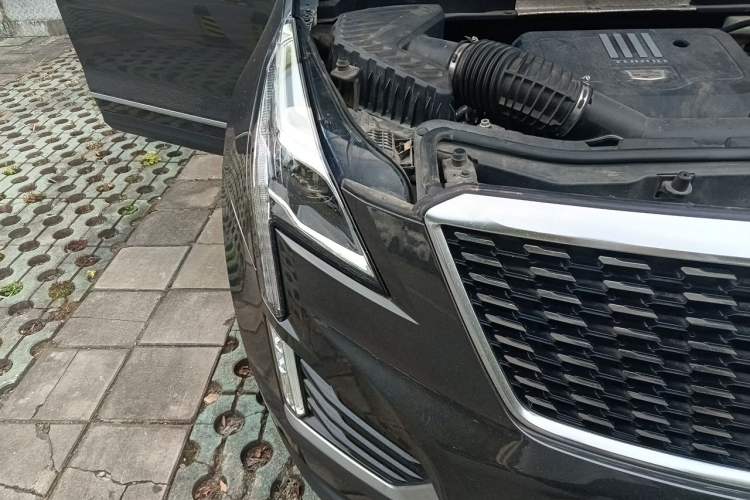 Used Cadillac XT5 2020 28T Four-Wheel Drive Luxury Version Right Front Headlight
