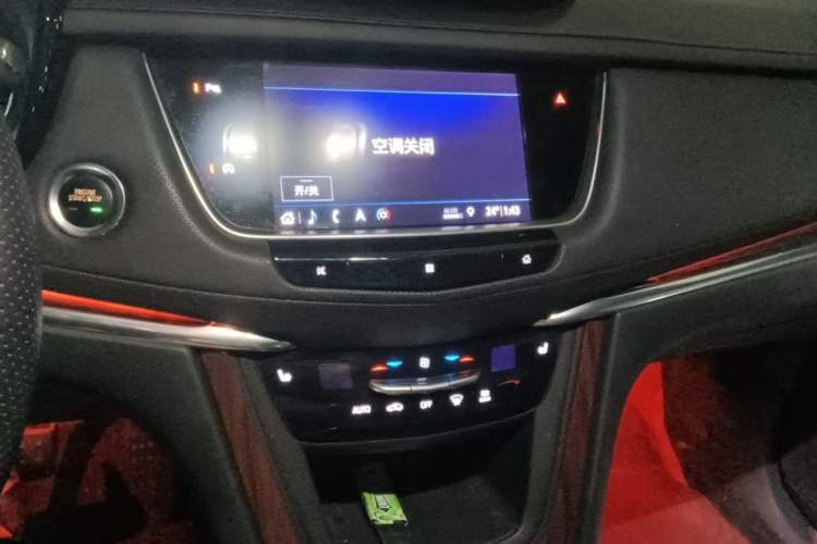 Used Cadillac XT5 2020 28T Luxury Version Audio And AC Panel