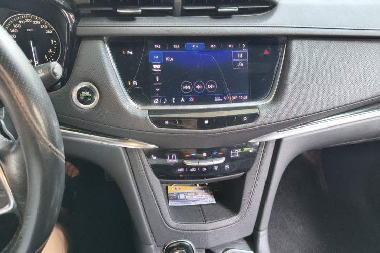 Used Cadillac XT5 2020 28T Luxury Version Audio And AC Panel