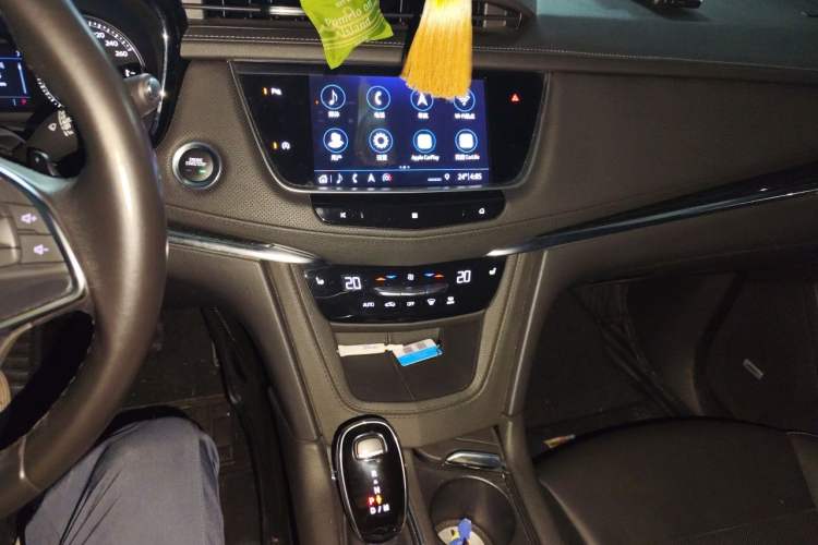 Used Cadillac XT5 2020 28T Luxury Version Audio And AC Panel