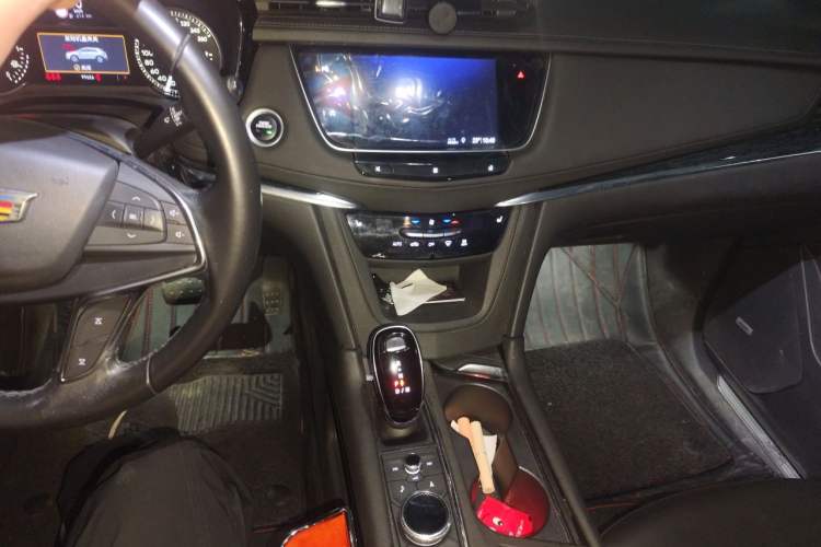 Used Cadillac XT5 2020 28T Luxury Version Audio And AC Panel
