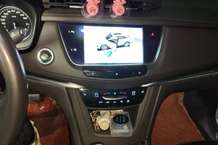 Used Cadillac XT5 2020 28T Luxury Version Audio And AC Panel