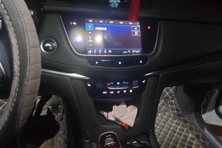 Used Cadillac XT5 2020 28T Luxury Version Audio And AC Panel