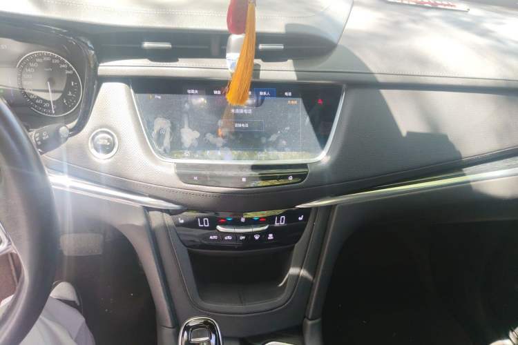 Used Cadillac XT5 2020 28T Luxury Version Audio And AC Panel