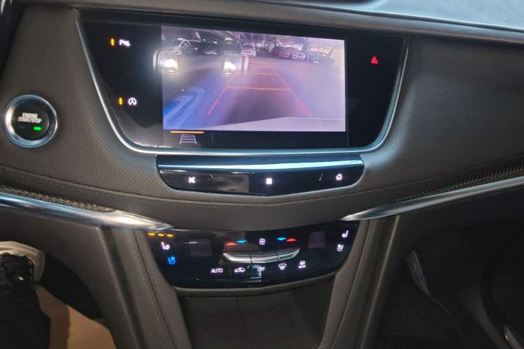 Used Cadillac XT5 2020 28T 4x4 Leading Sport Model Audio And AC Panel