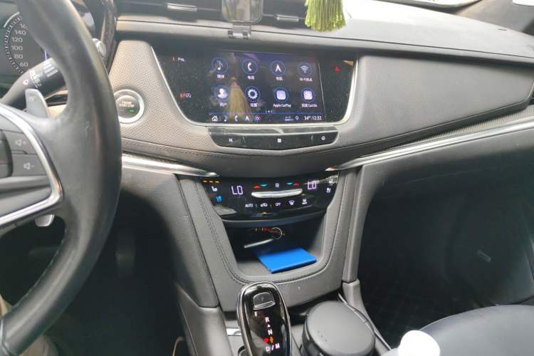 Used Cadillac XT5 2020 28T 4x4 Leading Sport Model Audio And AC Panel