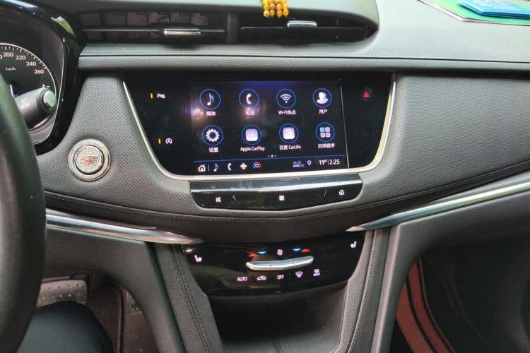 Used Cadillac XT5 2020 28T Four-Wheel Drive Tech Version Audio And AC Panel