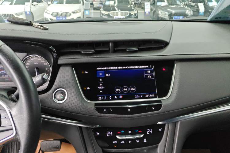 Used Cadillac XT5 2020 28T Luxury Version Audio And AC Panel