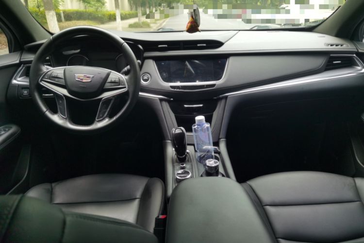 Used Cadillac XT5 2020 28T Four-Wheel Drive Tech Version Center Console