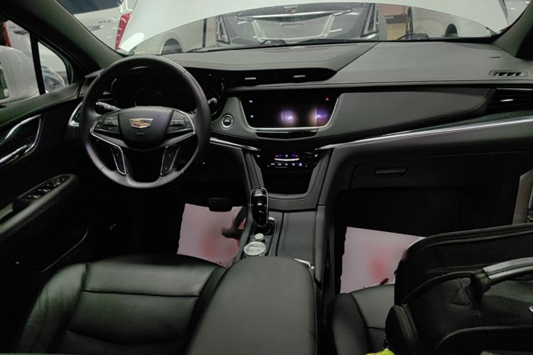Used Cadillac XT5 2020 Revised Version 28T Luxury Edition Center Console