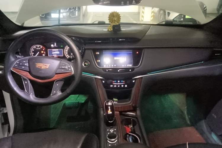 Used Cadillac XT5 2020 28T Luxury Version Center Console