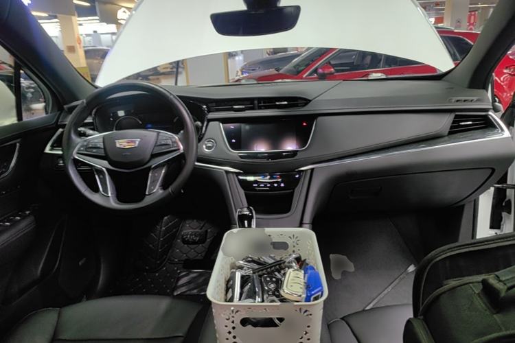 Used Cadillac XT5 2020 Revised Version 28T Luxury Edition Center Console