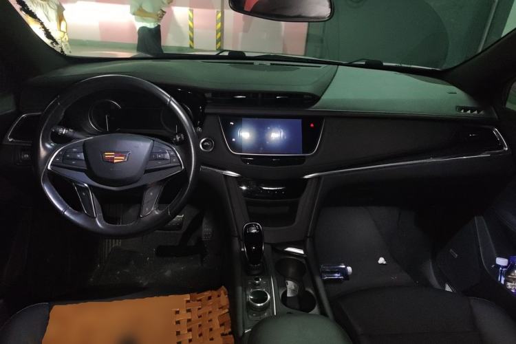 Used Cadillac XT5 2020 28T Luxury Version Center Console