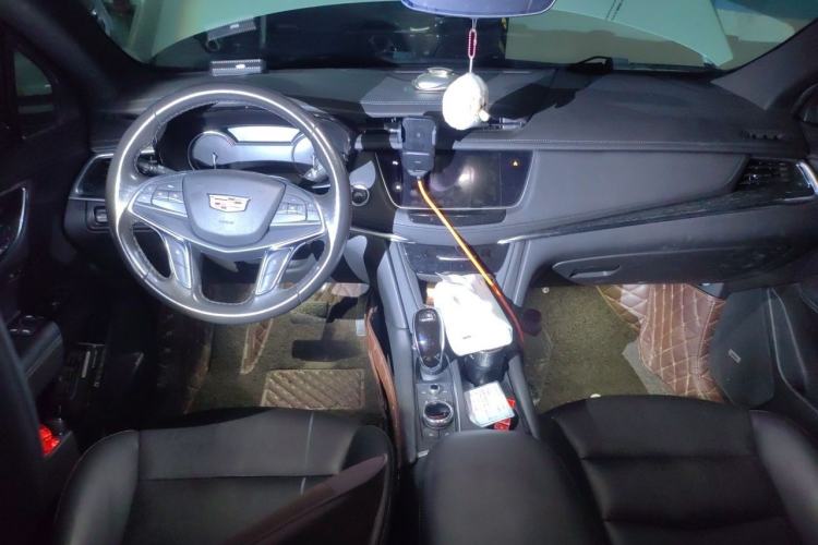 Used Cadillac XT5 2020 28T Luxury Version Center Console