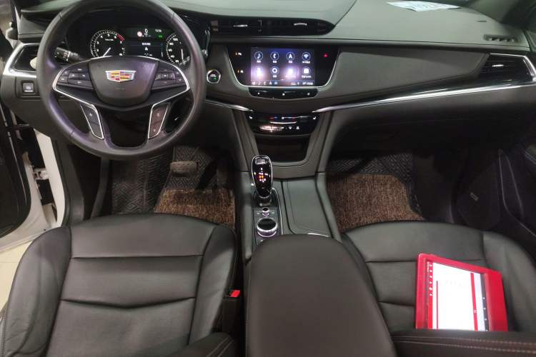 Used Cadillac XT5 2020 Revised Version 28T Luxury Edition Center Console