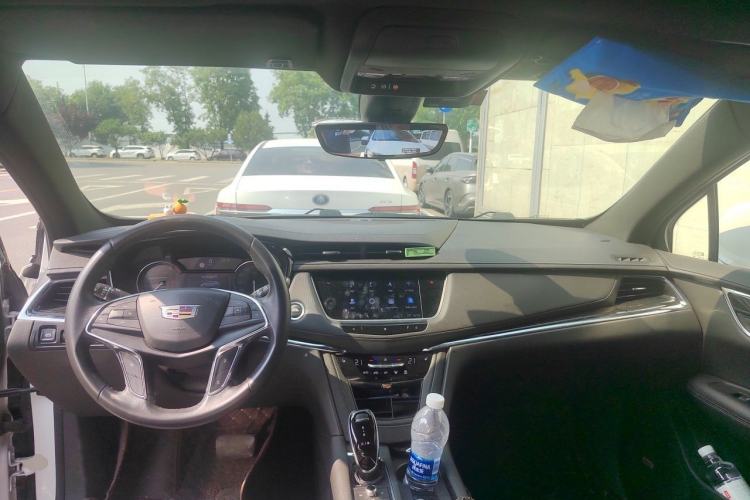 Used Cadillac XT5 2020 Revised Version 28T Luxury Edition Center Console