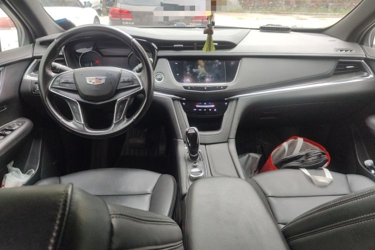 Used Cadillac XT5 2020 Revised Version 28T Luxury Edition Center Console