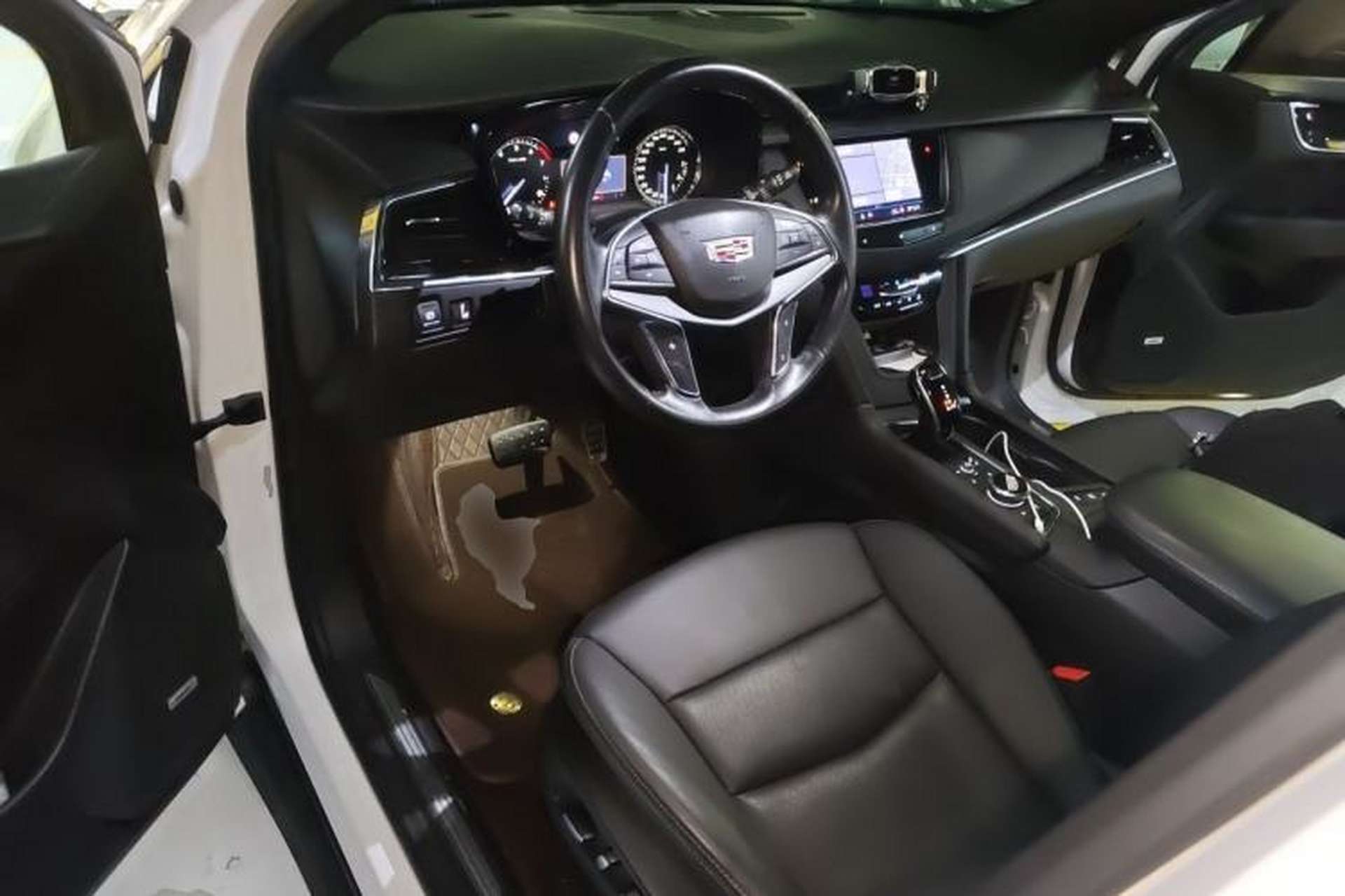 Used Cadillac XT5 2020 28T Luxury Version Center Console