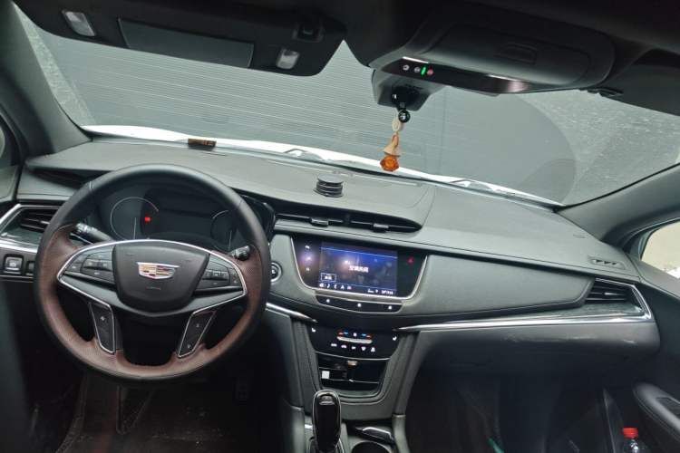 Used Cadillac XT5 2020 28T Luxury Version Center Console