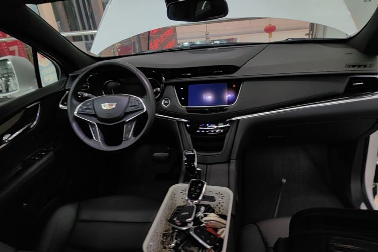 Used Cadillac XT5 2020 Revised Version 28T Luxury Edition Center Console
