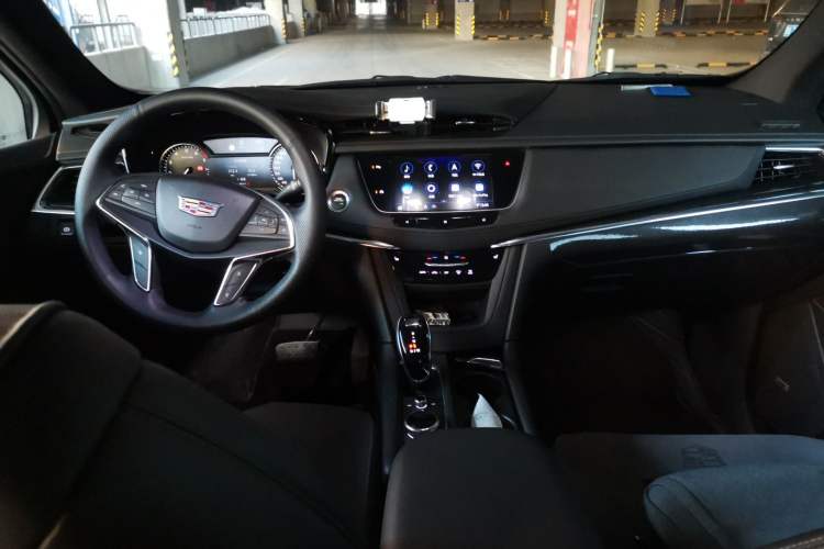 Used Cadillac XT5 2020 28T Luxury Version Center Console