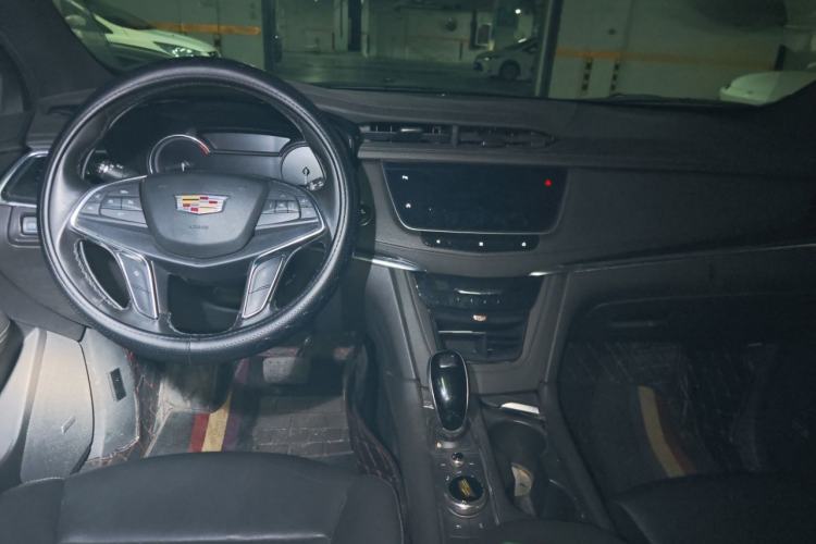 Used Cadillac XT5 2020 Revised Version 28T Luxury Edition Center Console