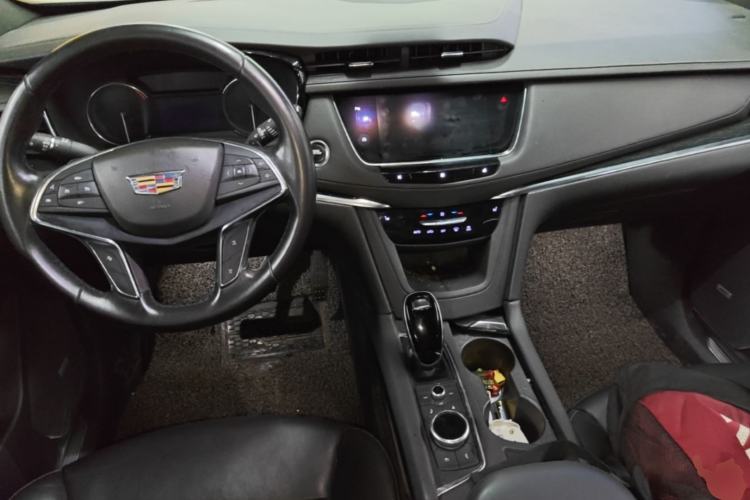 Used Cadillac XT5 2020 28T Luxury Version Center Console