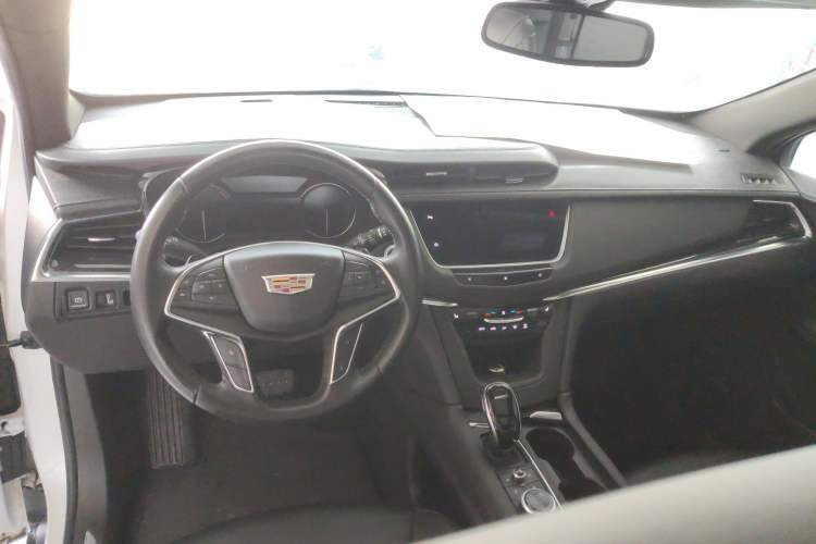 Used Cadillac XT5 2020 28T Luxury Version Center Console