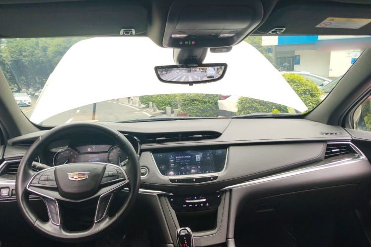 Used Cadillac XT5 2020 Revised Version 28T Luxury Edition Center Console