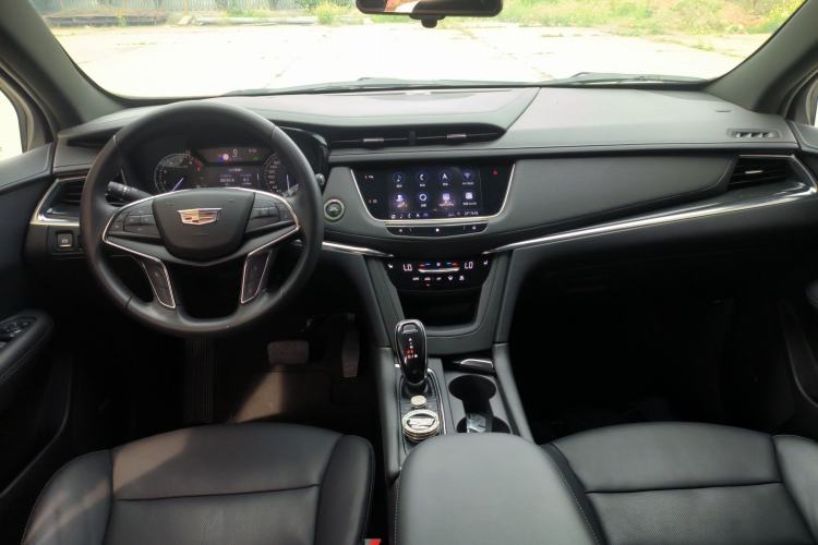 Used Cadillac XT5 2020 28T Luxury Version Center Console