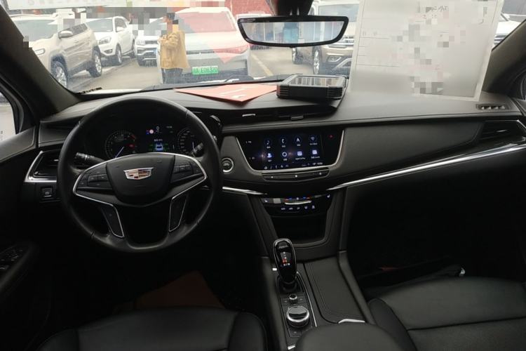 Used Cadillac XT5 2020 28T Luxury Version Center Console