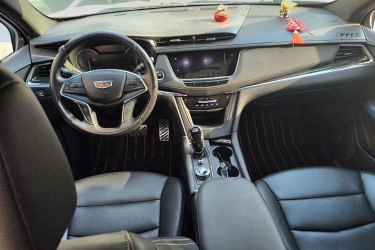 Used Cadillac XT5 2020 Revised Version 28T Luxury Edition Center Console