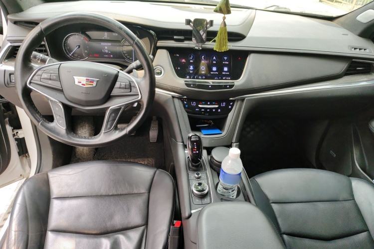 Used Cadillac XT5 2020 28T 4x4 Leading Sport Model Center Console