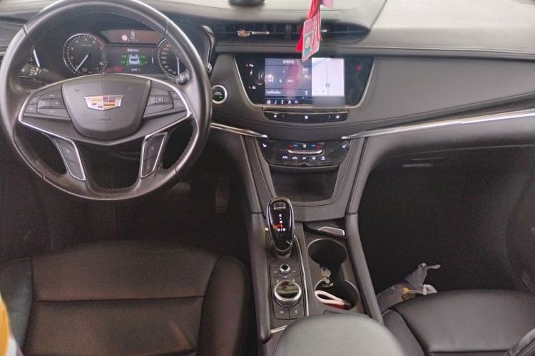 Used Cadillac XT5 2020 28T Luxury Version Center Console