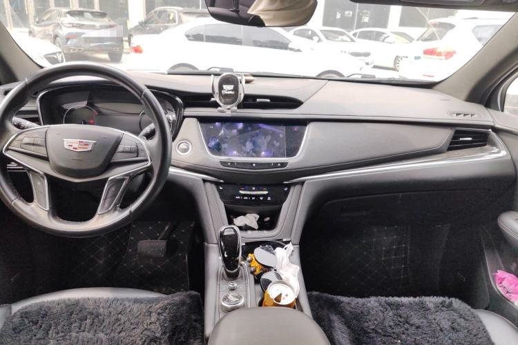 Used Cadillac XT5 2020 Revised Version 28T Luxury Edition Center Console