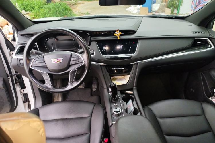 Used Cadillac XT5 2020 Revised Version 28T Luxury Edition Center Console