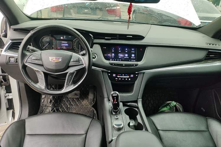 Used Cadillac XT5 2020 28T Luxury Version Center Console