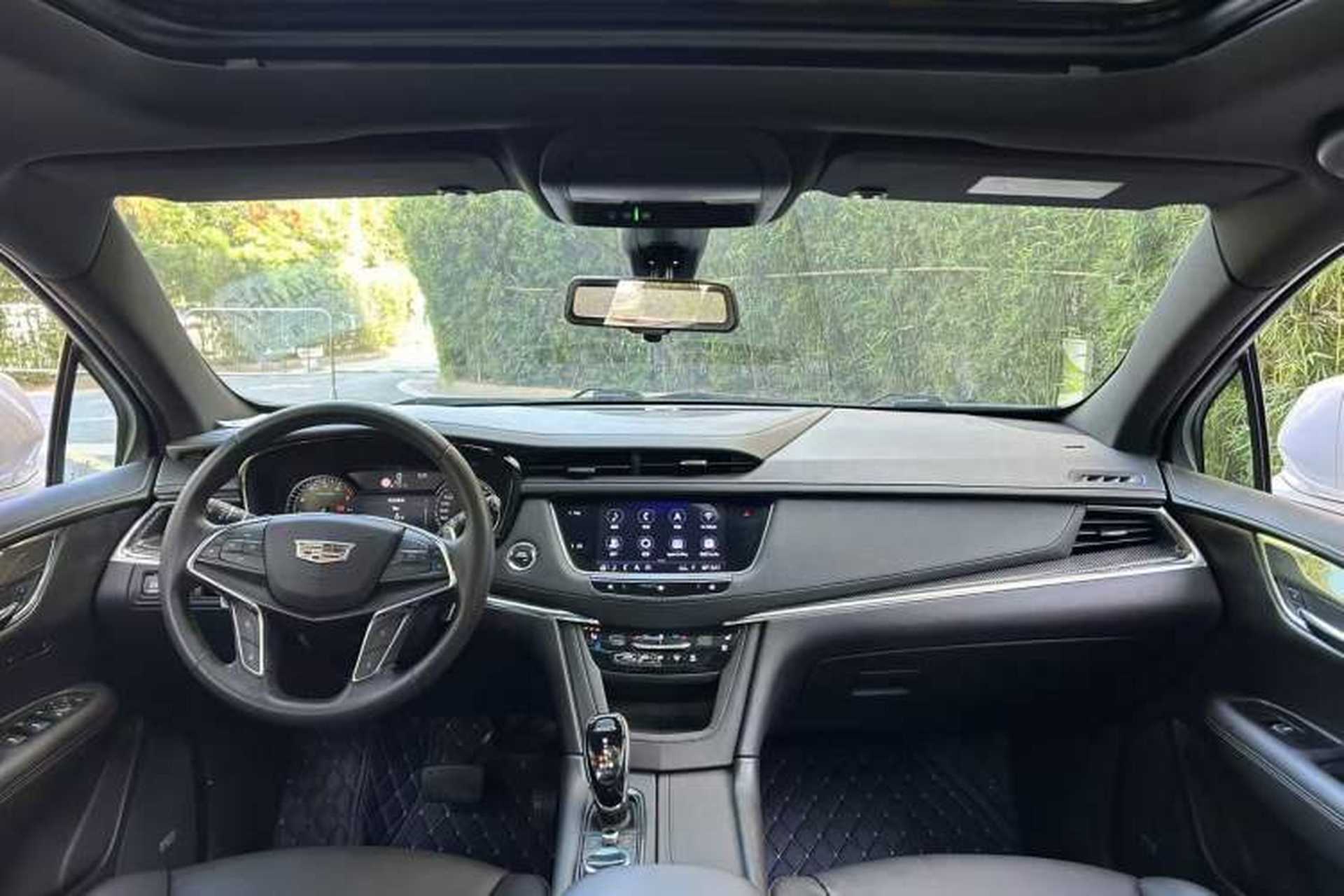 Used Cadillac XT5 2020 28T 4x4 Leading Sport Model Center Console