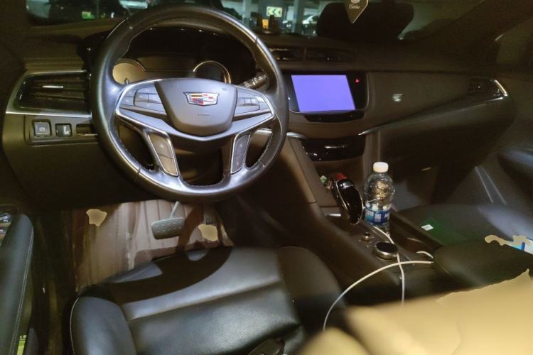 Used Cadillac XT5 2020 28T Luxury Version Center Console