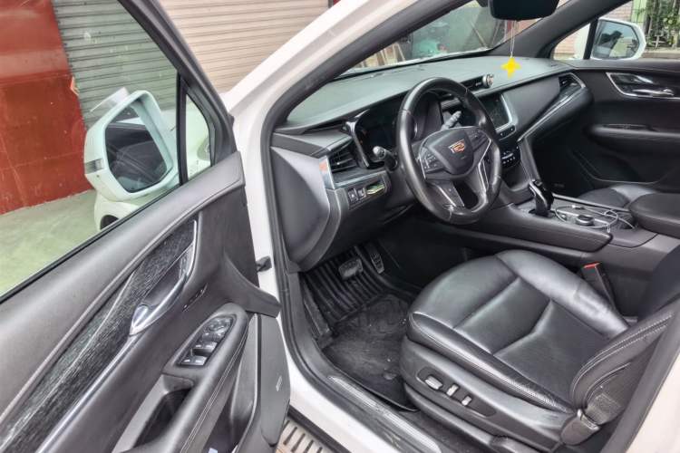 Used Cadillac XT5 2020 28T Luxury Version Driver Seat