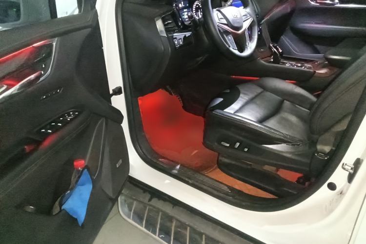 Used Cadillac XT5 2020 28T Luxury Version Driver Seat
