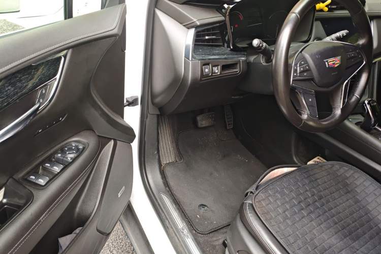 Used Cadillac XT5 2020 28T Luxury Version Driver Seat