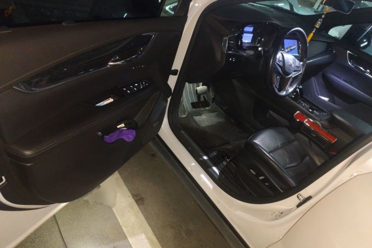 Used Cadillac XT5 2020 28T Luxury Version Driver Seat