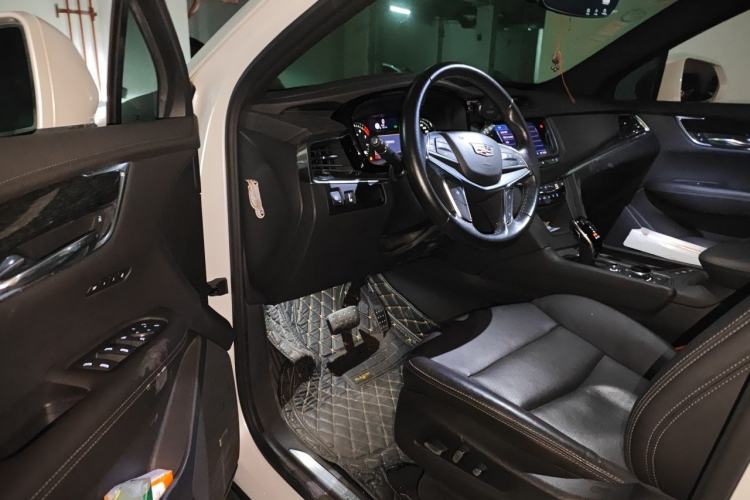 Used Cadillac XT5 2020 28T Luxury Version Driver Seat