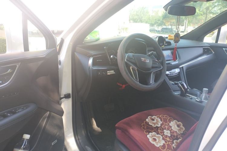 Used Cadillac XT5 2020 28T Luxury Version Driver Seat