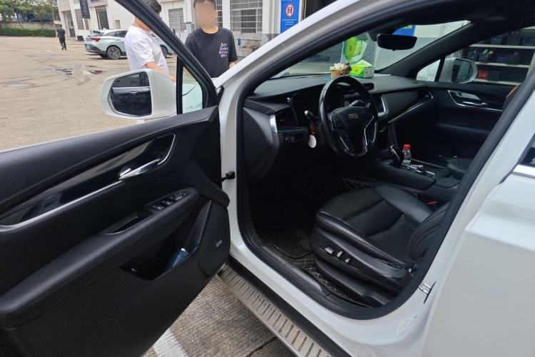 Used Cadillac XT5 2020 Revised Version 28T Tech Edition Driver Seat