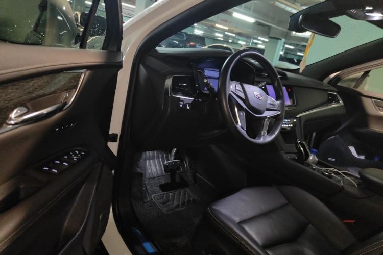 Used Cadillac XT5 2020 28T Luxury Version Driver Seat