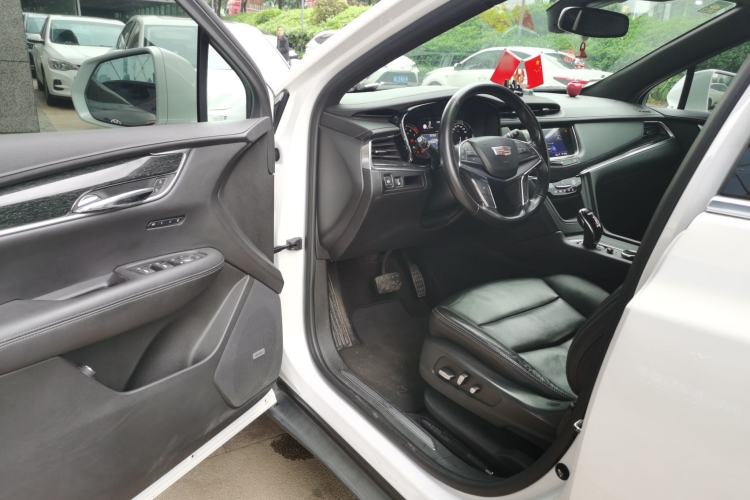 Used Cadillac XT5 2020 28T Luxury Version Driver Seat