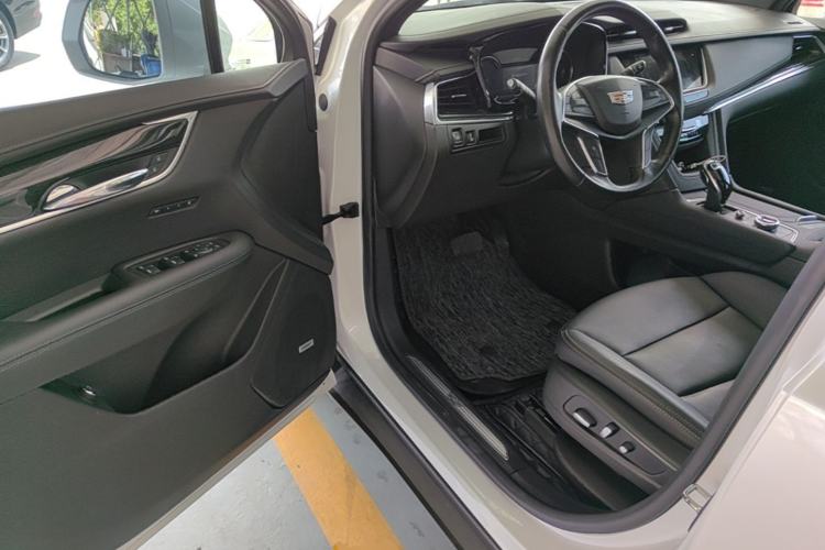 Used Cadillac XT5 2020 Revised Version 28T Luxury Edition Driver Seat