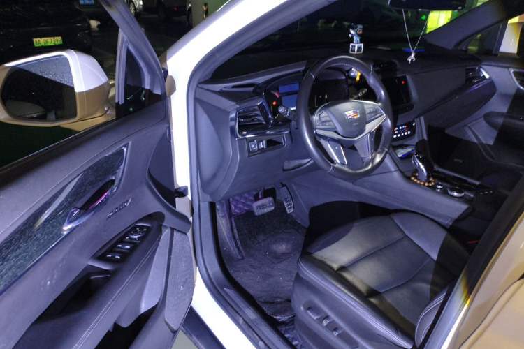 Used Cadillac XT5 2020 Revised Version 28T Luxury Edition Driver Seat
